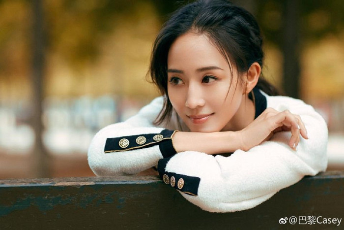 Trương Quân Ninh được nhiều người biết đến bởi lối diễn xuất cuốn hút cùng vẻ ngoài thanh tao, đài các (Ảnh: Weibo). 