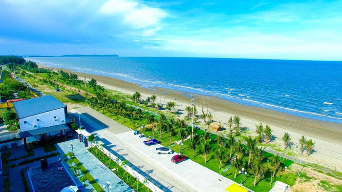 Không nhộn nhịp như Sầm Sơn, Thanh Hoá có 1 bãi biển được ví như 'viên ngọc thô' đẹp đến nao lòng Ảnh 1