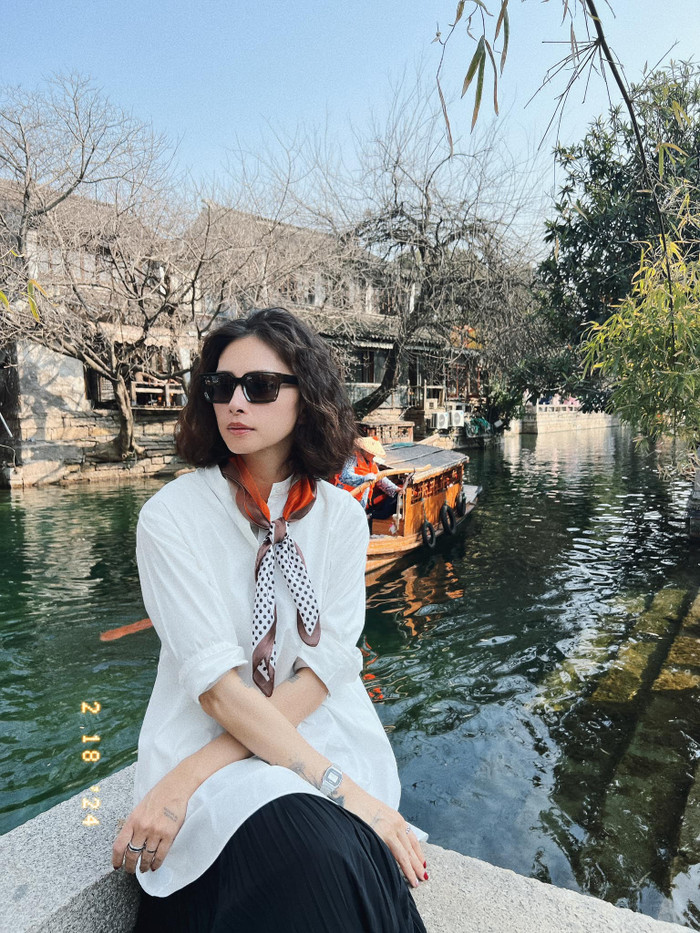 Nữ diễn viên thường xuyên đi du lịch.