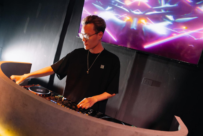 DJ Ximer đang là cái tên khiến nhiều người quan tâm vào lúc này. 