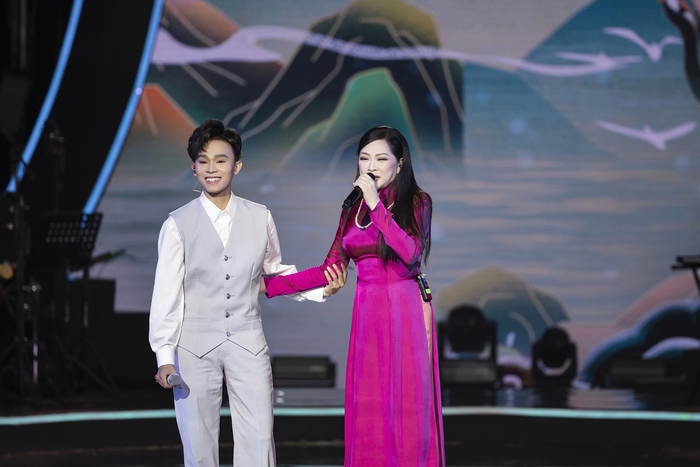 Như Quỳnh nhận xét về Hồ Văn Cường: 'Càng hát càng hay' Ảnh 1