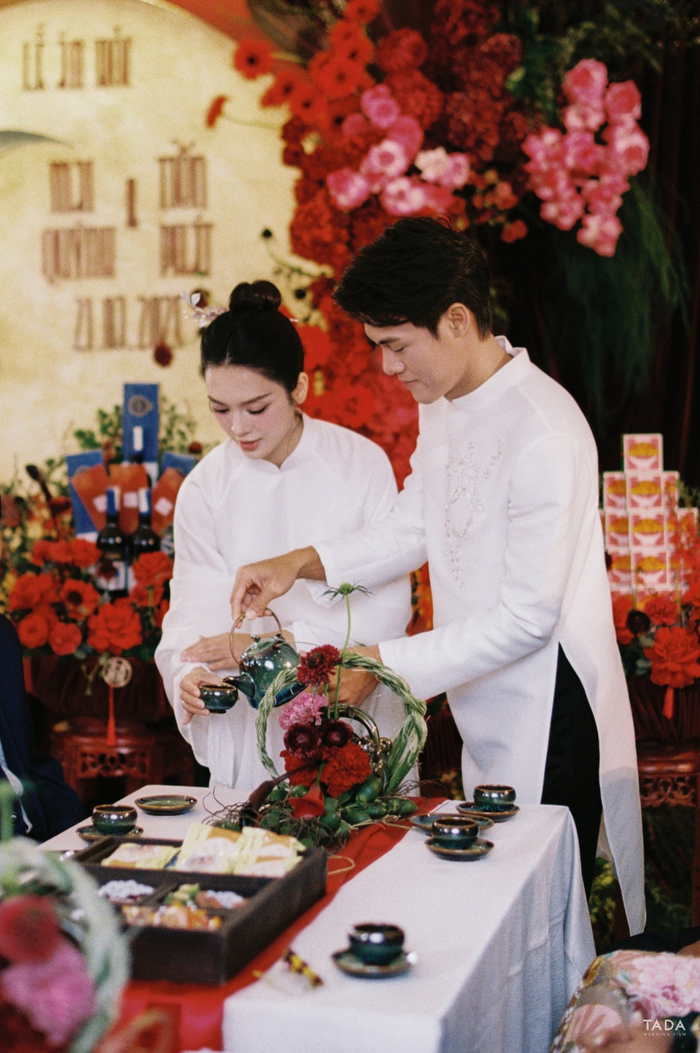 Showbiz 24h: Quỳnh Lương khiến nhiều người thắc mắc vì không đeo quá nhiều trang sức trong ngày cưới. Ảnh: Tada Wedding