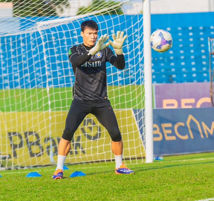 Thủ môn Bùi Tiến Dũng là hy vọng của Đà Nẵng FC vào chiều nay. Ảnh: CLB Đà Nẵng