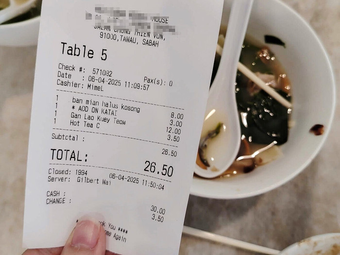 Phát hiện sinh vật lạ nằm trong tô mì đang ăn, người phụ nữ tức giận trước lời giải thích từ nhà hàng Ảnh 2