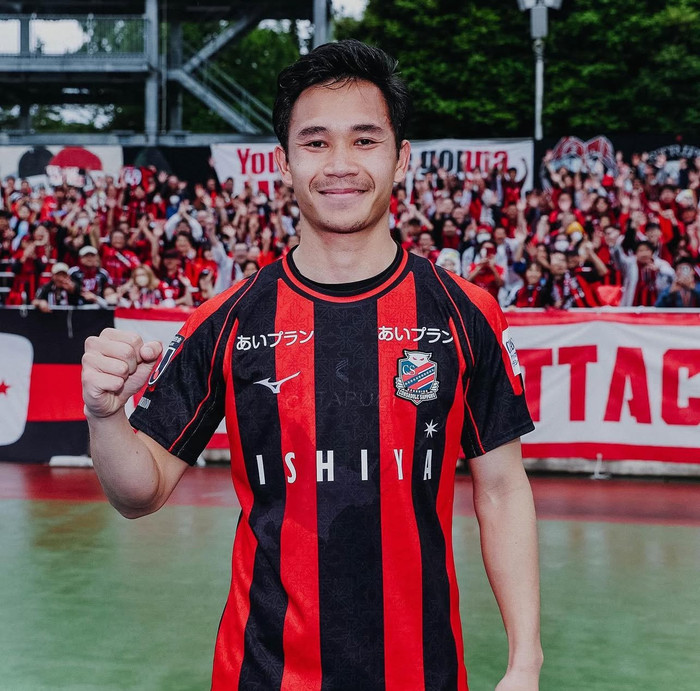 Supachok đang phải đối mặt với tình hình khó khăn tại J-League 2. Ảnh: CLB Consadole Sapporo