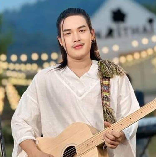 Nam ca sĩ gặp tai nạn giao thông khi đi diễn, hiện trường khiến khán giả lo lắng Ảnh 4