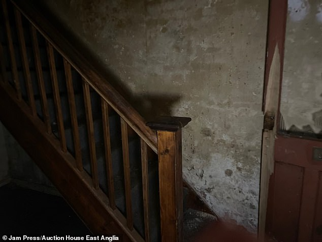 Căn nhà bán mãi không ai dám mua, khách hàng 'tháo chạy' khi đọc dòng chữ trước cửa Ảnh 4