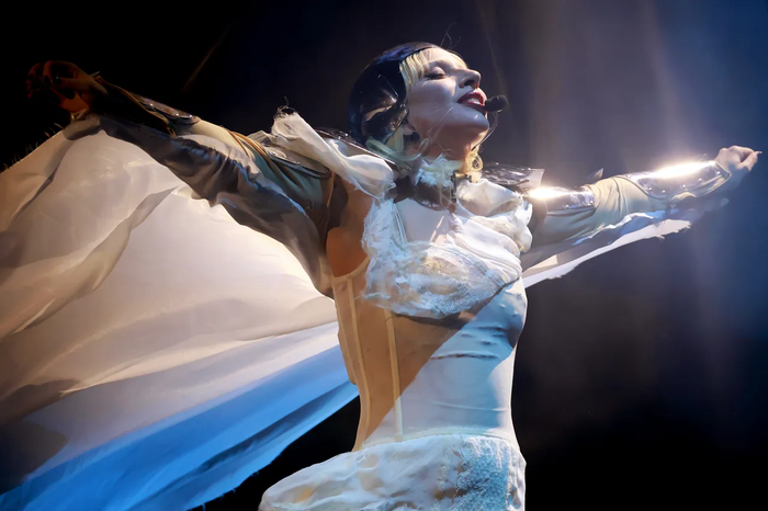 Lady Gaga tại Coachella 2025: Khi Gothic Glamour trở thành bản tuyên ngôn giữa sa mạc Ảnh 3