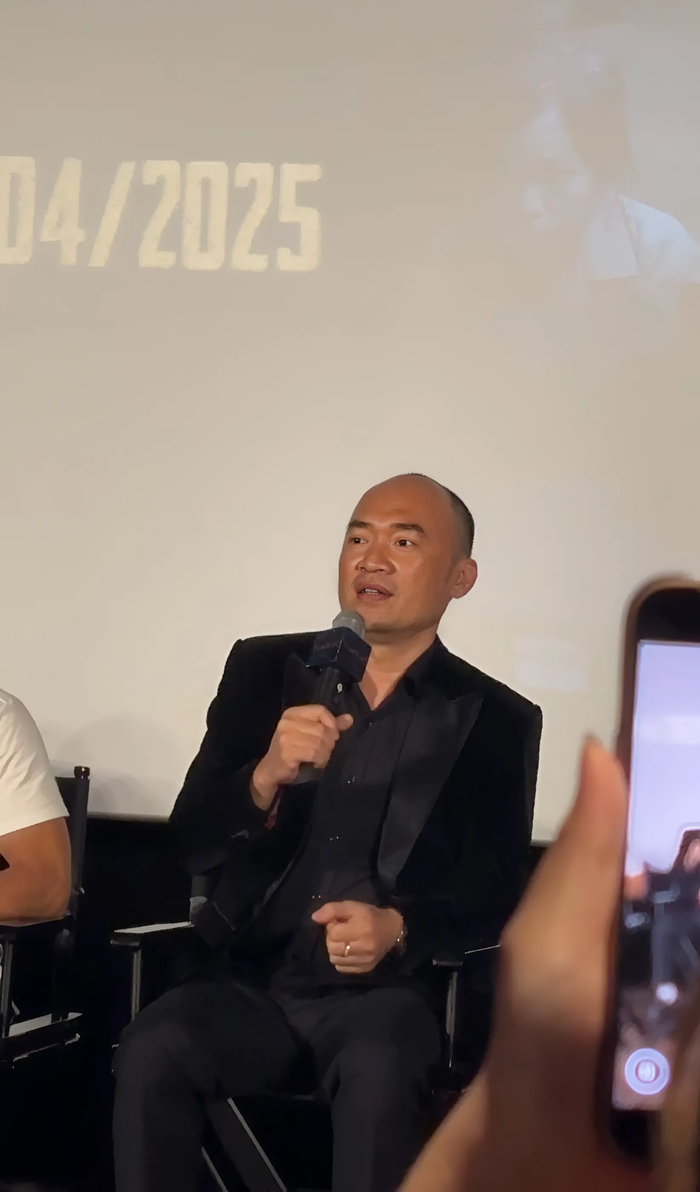 Diễn viên Tiến Luật cho biết nhận lời mời tham gia dự án phim Tìm Xác: Ma Không Đầu vì thấy kịch bản hay và muốn ủng hộ người anh thân thiết. 