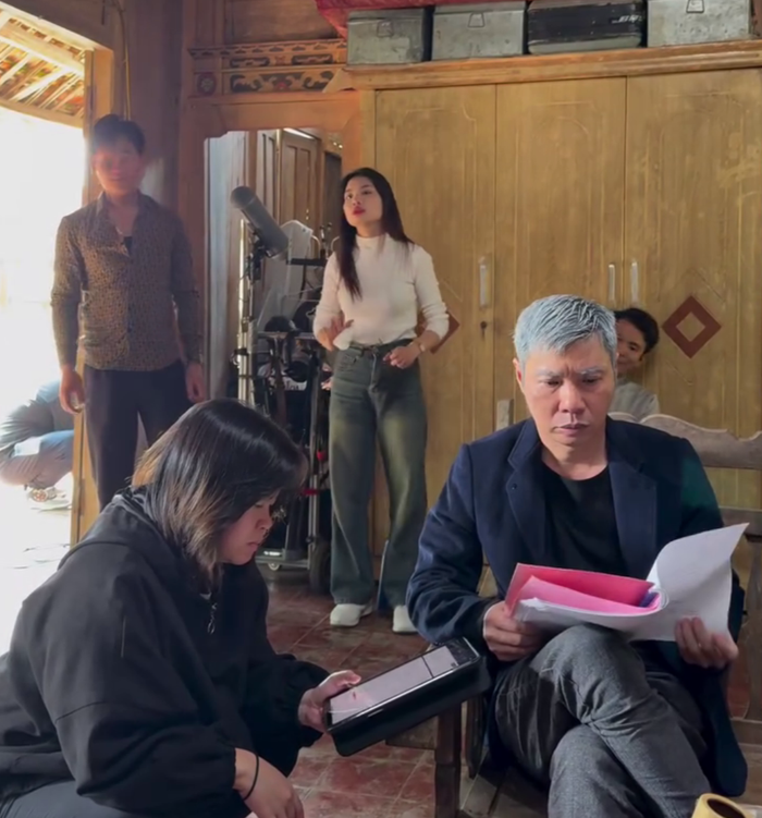 Showbiz 24h: NSND Công Lý được quan tâm, hỗ trợ khi trở lại đóng phim truyền hình. Ảnh: FBNV