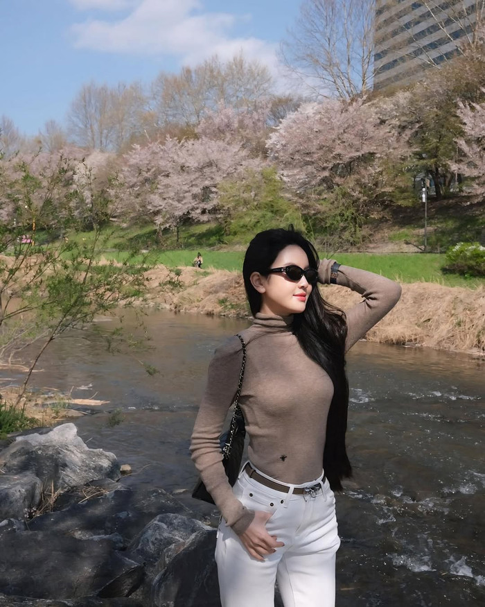 Nhiều người dành sự quan tâm về động thái của Chu Thanh Huyền giữa lúc sự việc diễn ra. (Ảnh: FBNV)