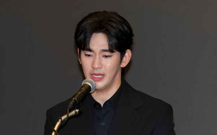 Kim Soo Hyun trả cái giá cực đắt sau bê bối tình ái Ảnh 2
