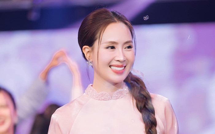 Hồng Diễm khoe con gái 13 tuổi xinh xắn y hệt mẹ Ảnh 2