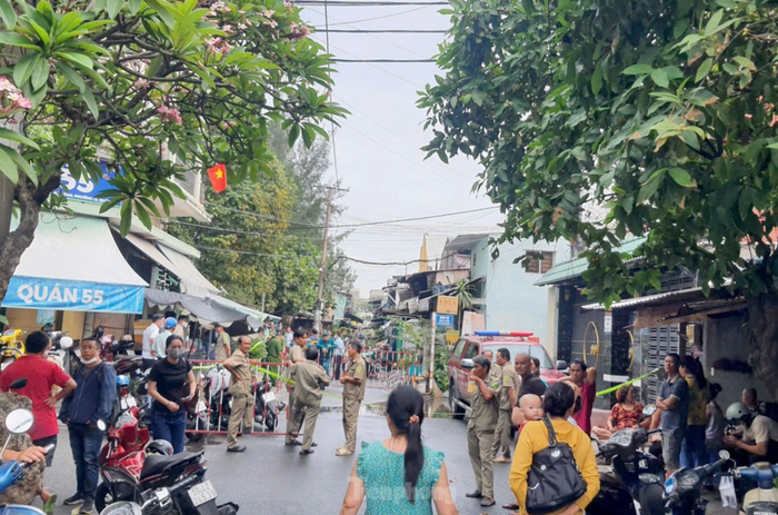 Hiện trường xảy ra vụ cháy đang được chức năng phong toả để điều tra, làm rõ. (Ảnh: Tiền Phong)