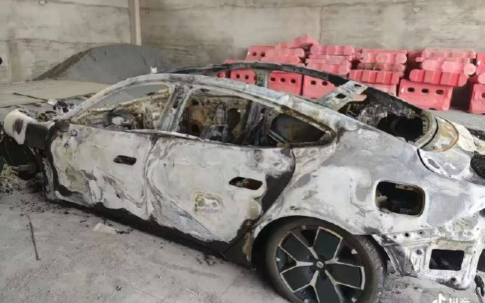 Xiaomi 'bay màu' 300 nghìn tỷ cổ phiếu sau vụ tai nạn thương tâm của xe điện SU7 Ảnh 2