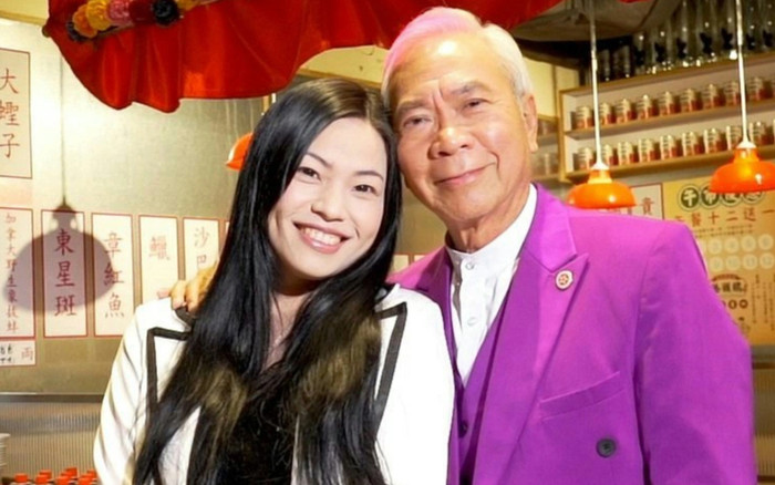 Lý Long Cơ cầu hôn bạn gái kém 36 tuổi Ảnh 2