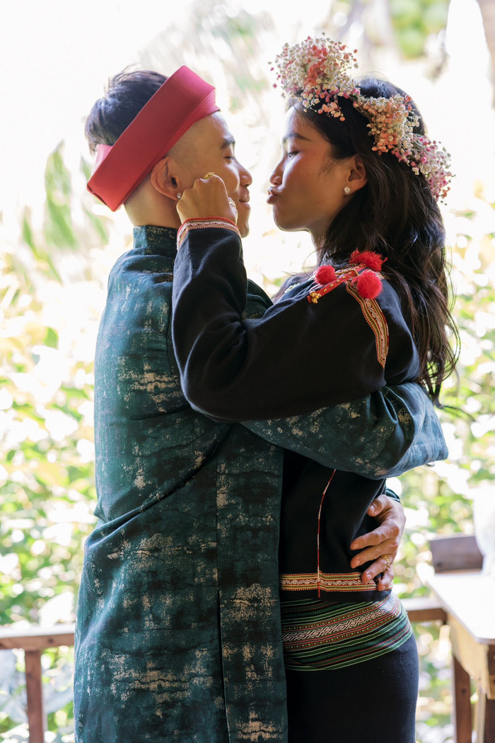 Khoảnh khắc đáng yêu của vợ chồng H'Hen Niê. Ảnh: FBNV