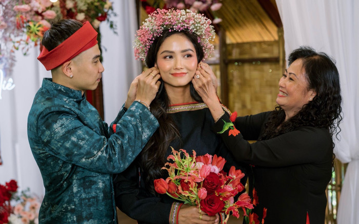 Điều đặc biệt mẹ chồng dành cho H'Hen Niê trong ngày cưới Ảnh 2