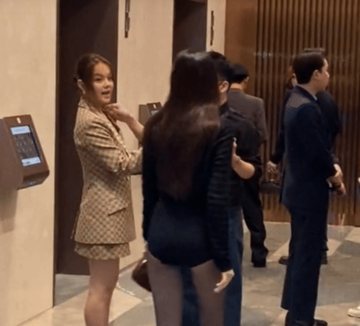 Phạm Quỳnh Anh được cho là lộ rõ tâm trạng bối rối trước sự xuất hiện đột ngột của Bảo Anh. Ảnh: Sưu tầm