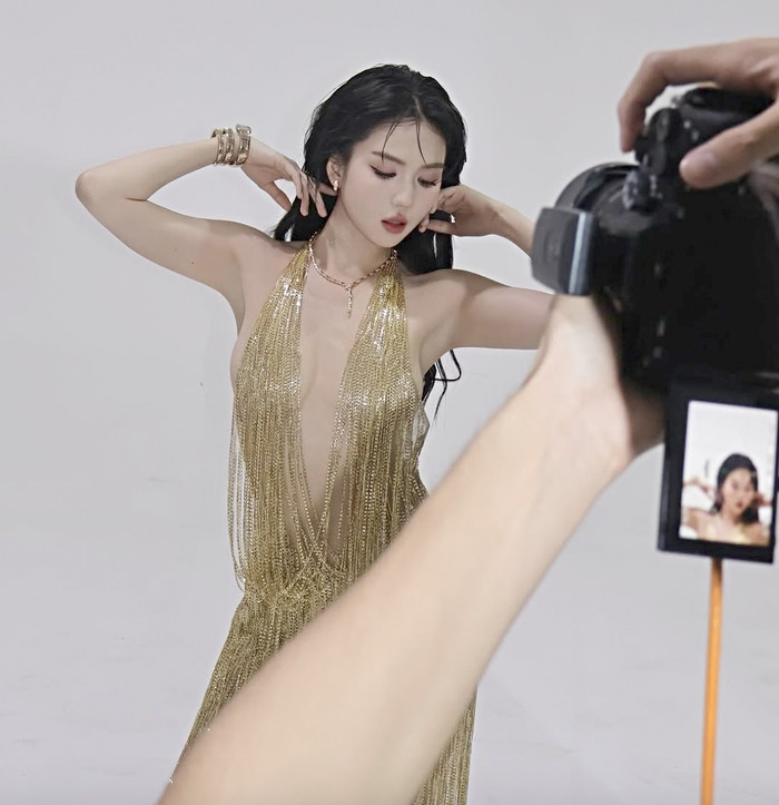 Ngọc Trinh từ bỏ thói quen cũ, không còn chăm 'lăng xê' hàng hiệu. (Ảnh: FBNV)