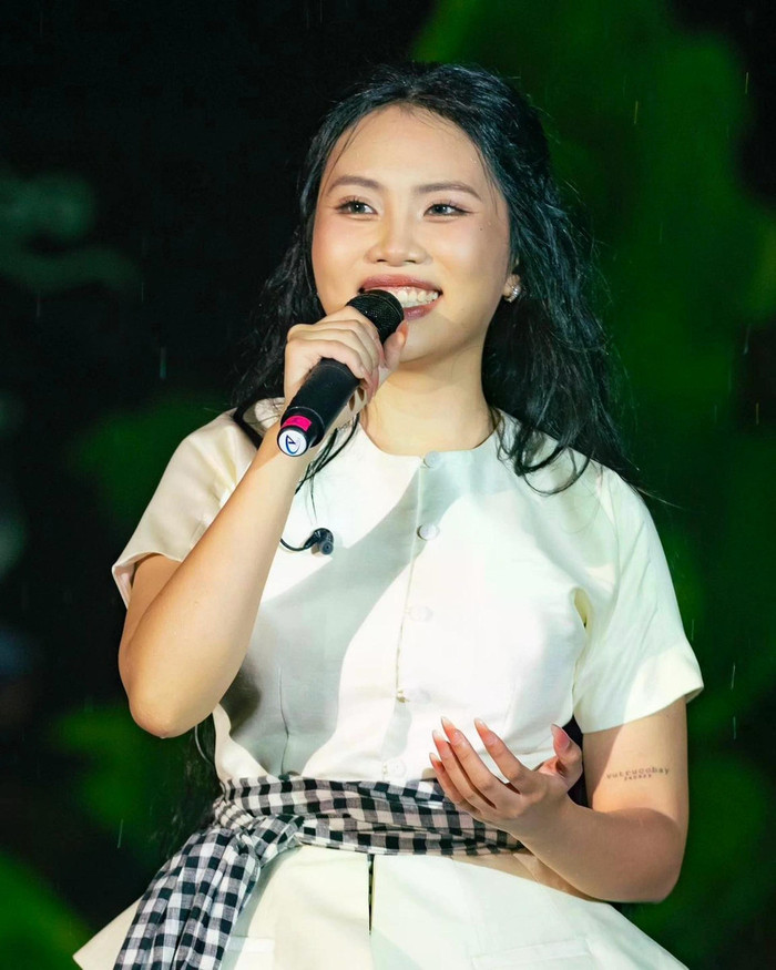 Phương Mỹ Chi tạo trend biến hình trước thềm đại lễ 30/4, dân mạng hết lời khen ngợi Ảnh 3