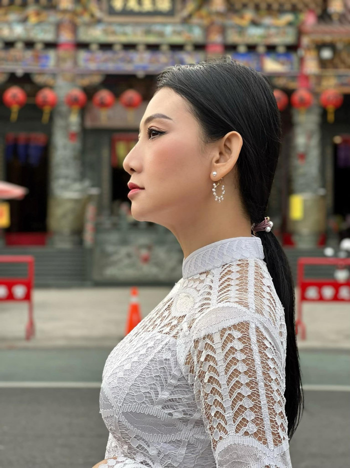 NSND Mỹ Uyên góp mặt trong đội hình Khối Văn nghệ sĩ diễu hành vào ngày 30/4. 