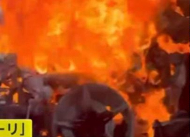 Người đàn ông mua chiếc Ferrari 8 tỷ đồng, chiếc xe bốc cháy thành tro sau 1 giờ lăn bánh Ảnh 1