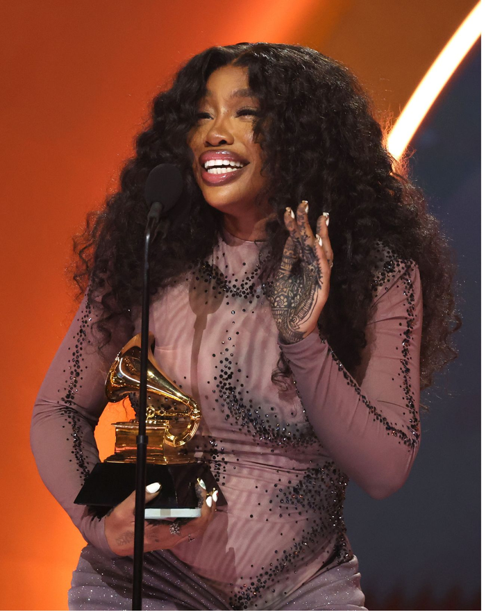 SZA làm nên lịch sử mới: Vượt mặt Adele, ngang hàng với Michael Jackson Ảnh 1