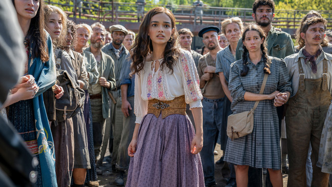 Hai diễn viên chính trong phần mới nhất của The Hunger Games là ai? Ảnh 3