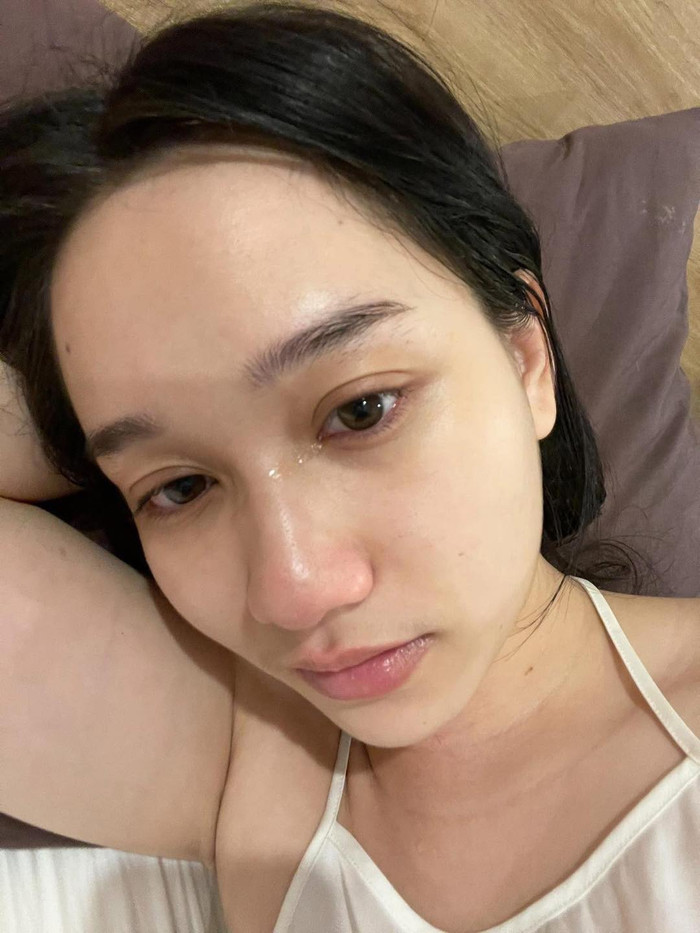 Trúc Anh từng rơi nước mắt khi đi điều trị bệnh. Ảnh: Sưu tầm