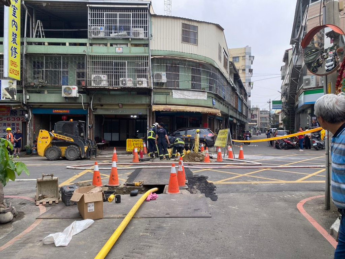 Đường ống gas phát nổ khiến 8 người nhập viện, hiện trường hoảng loạn Ảnh 1