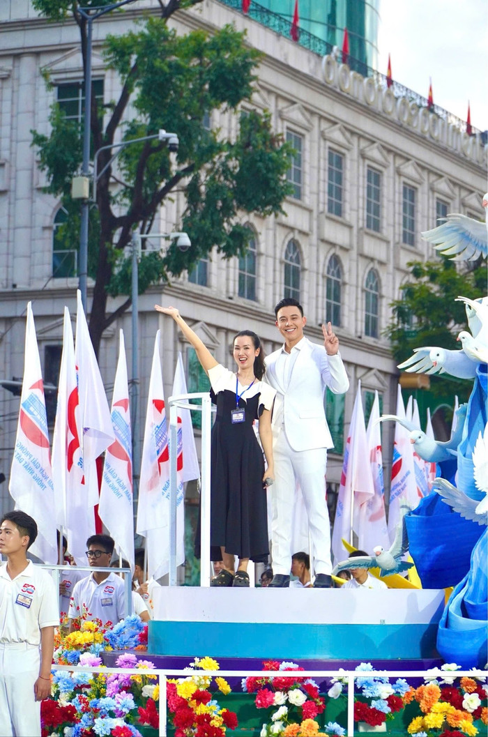 Nhạc sĩ Nguyễn Văn Chung nhận xét về Võ Hạ Trâm khi hát 'Viết tiếp câu chuyện hòa bình' Ảnh 1