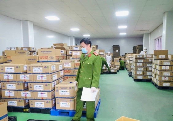 Khởi tố 4 bị can 'chạy án' trong vụ sản xuất, buôn bán sữa bột giả Ảnh 3