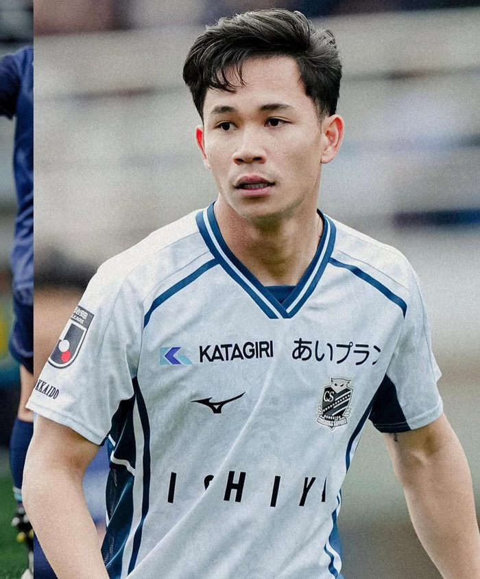 Dấu chấm hết cho Supachok 2 Hokkaido Consadole Sapporo vừa có trận hòa kịch tính 2-2 trước Varen Nagasaki, nhưng đó lại là một ngày buồn với Supachok Sarachat.