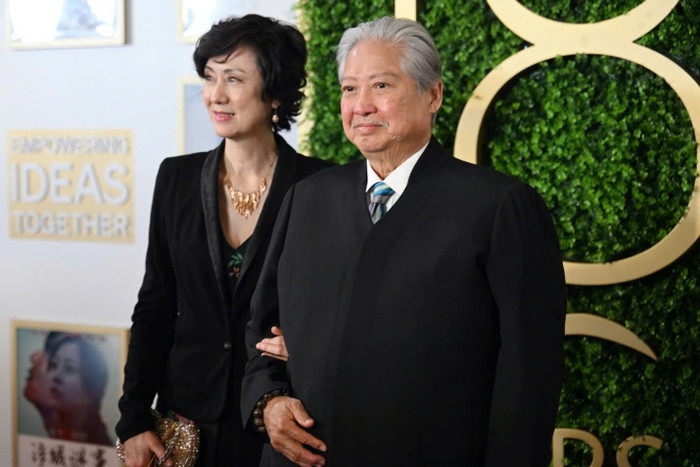 Nam diễn viên nổi tiếng một thời nay bị bắt gặp ngồi xe lăn đi chợ Ảnh 5