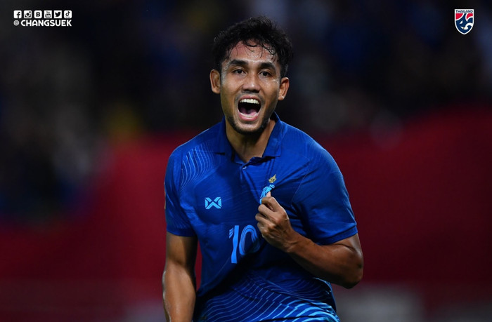 Teerasil Dangda không còn là sự lựa chọn cho tuyển Thái Lan. Ảnh: FAT