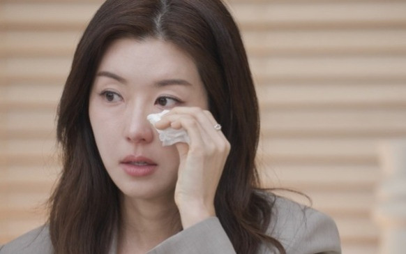 Nữ diễn viên nổi tiếng showbiz tuyên bố: 'Mẹ chồng yêu cầu tôi ly hôn' Ảnh 2