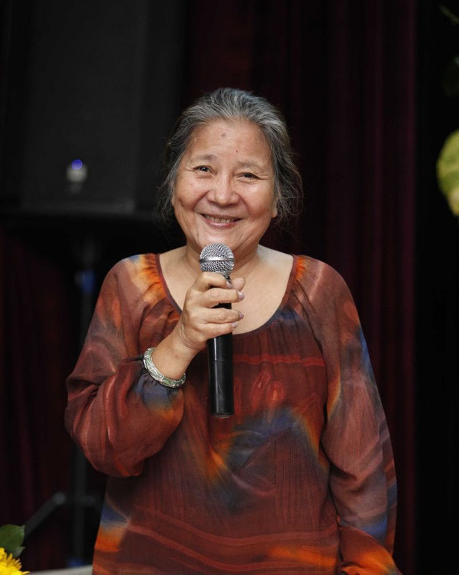 Trong lòng người hâm mộ, NSƯT Lê Thiện không chỉ là một diễn viên mà còn là biểu tượng của tình yêu nghệ thuật không tuổi.