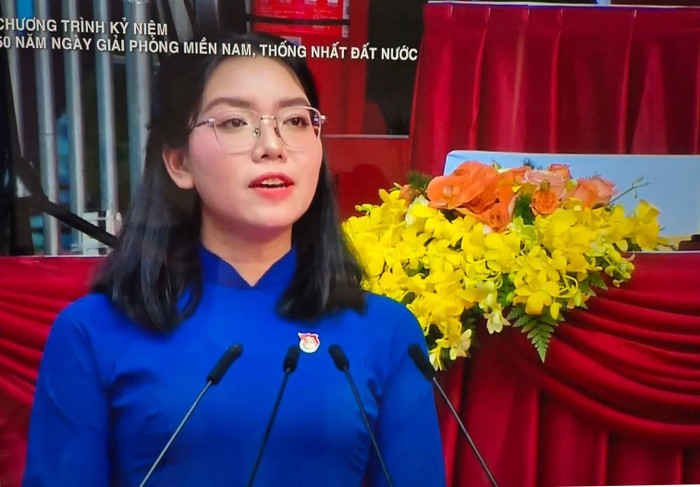 Không chỉ giỏi giang, cô gái này còn gây ấn tượng bởi nhan sắc xinh đẹp.