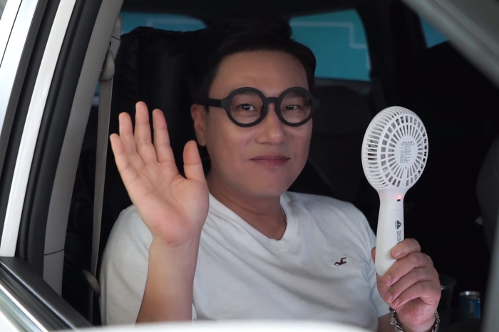 Danh tính vợ sắp cưới của nam ca sĩ kiêm MC nổi tiếng này vẫn đang được giữ kín.