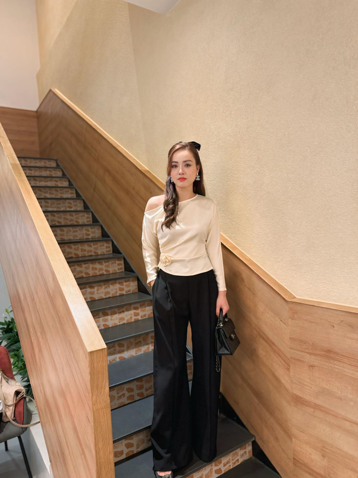 Vợ Công Lý để lộ tình trạng sức khỏe bất ổn. (Ảnh FBNV)