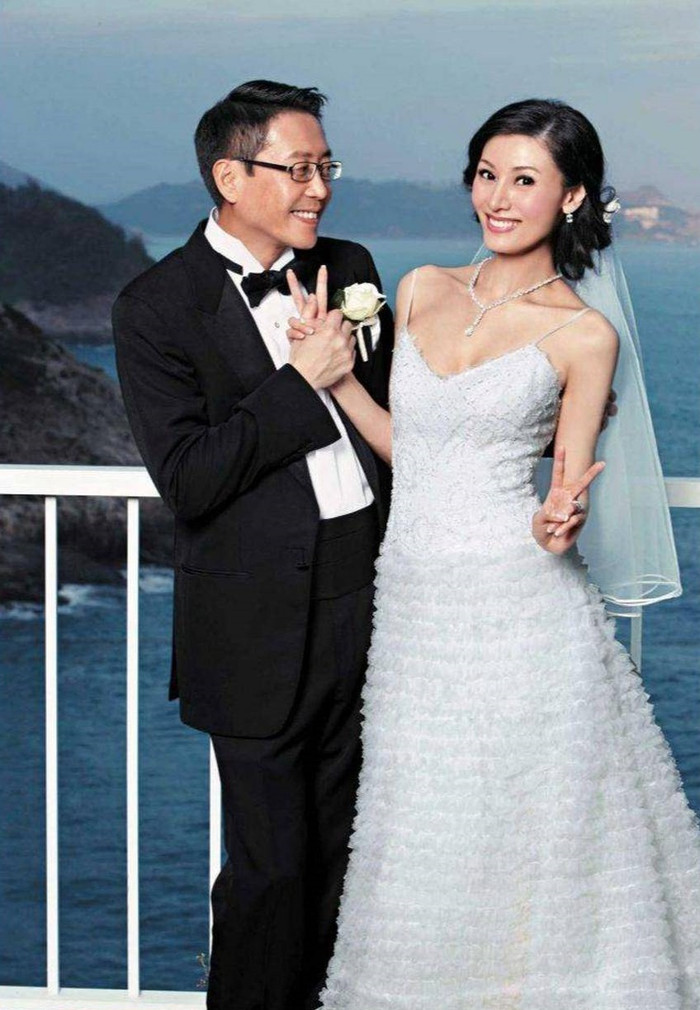 Lý Gia Hân lại không có được cuộc sống xa hoa vì Hà Siêu Quỳnh. (Ảnh: Baidu)