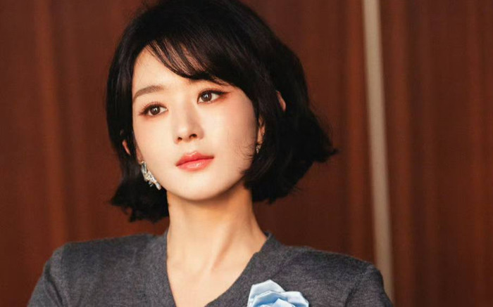 Triệu Lệ Dĩnh bật khóc khi được lên chức Ảnh 2