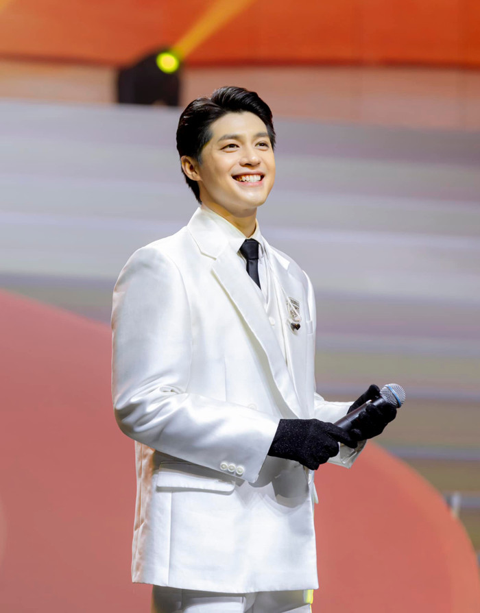 Vpop tuần qua: Hòa Minzy gặp 'biến' liên quan đến Sơn Tùng, HIEUTHUHAI gây tranh cãi Ảnh 14