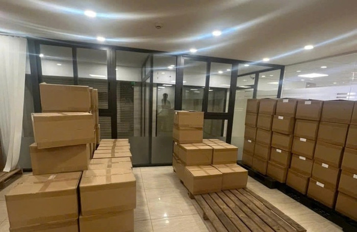 Bên trong kho hàng của công ty CER. (Ảnh: Tuổi Trẻ)