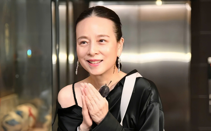 Madam Pang thắng lớn với Silva Mexes Ảnh 2