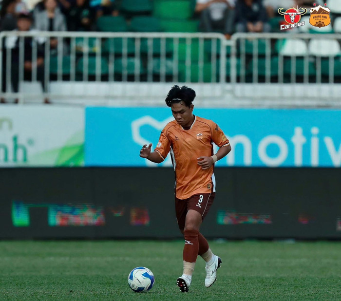 Lý Đức bị chấn thương phải nghỉ 3 tuần. Ảnh: HAGL FC