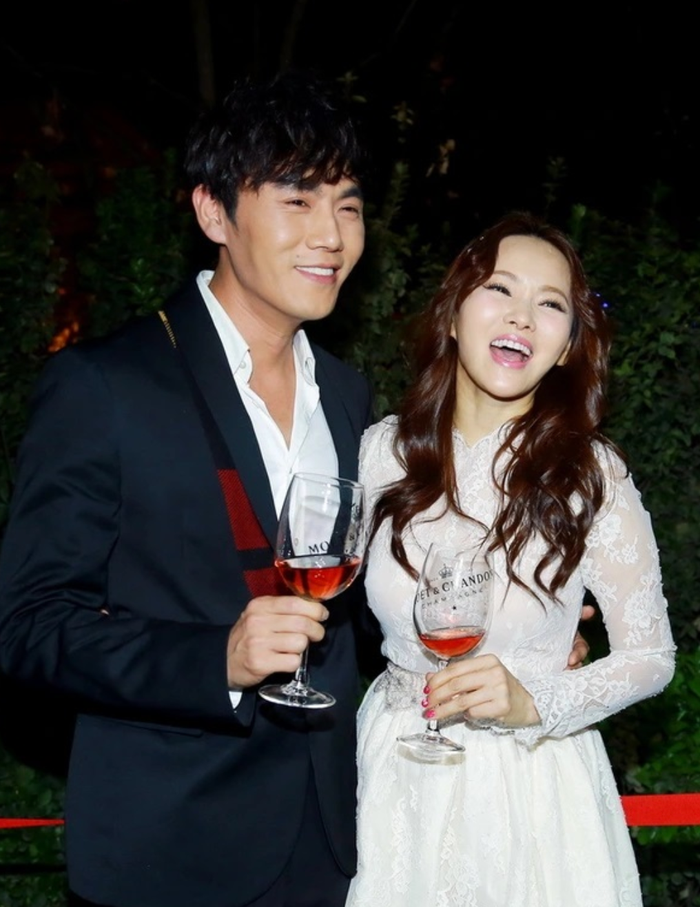 Nữ diễn viên khẳng định hôn nhân của cô với Tần Hạo vẫn đang hạnh phúc. (Ảnh: Sưu tầm)