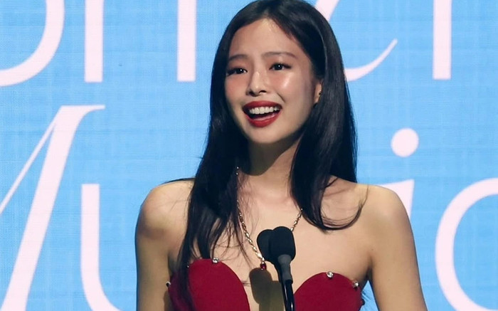 Jennie tiếp tục dính 'phốt' lười biếng Ảnh 2