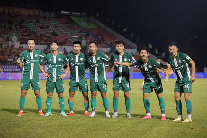Dù không thể ghi bàn trong ngày tái xuất, Công Phượng vẫn để lại những dấu ấn nhất định giúp đội nhà giành 3 điểm. Ảnh: CLB Bình Phước
